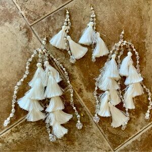 4 Tassels with beads…